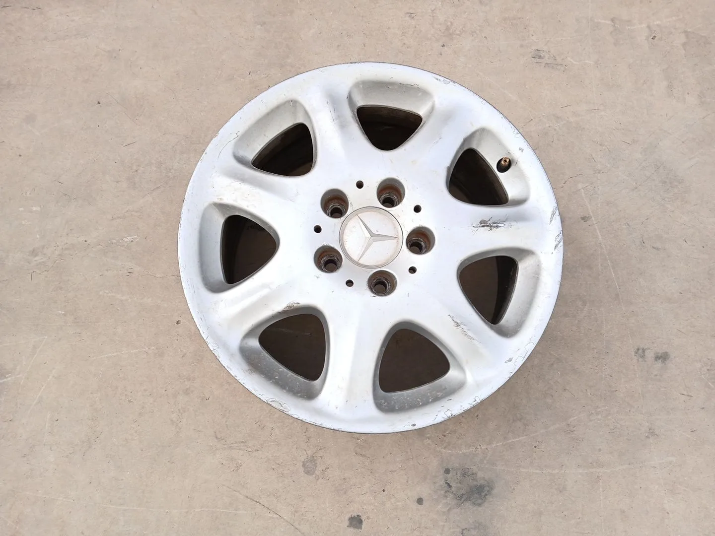 Llanta para Mercedes-Benz Clase S (W220, V220)