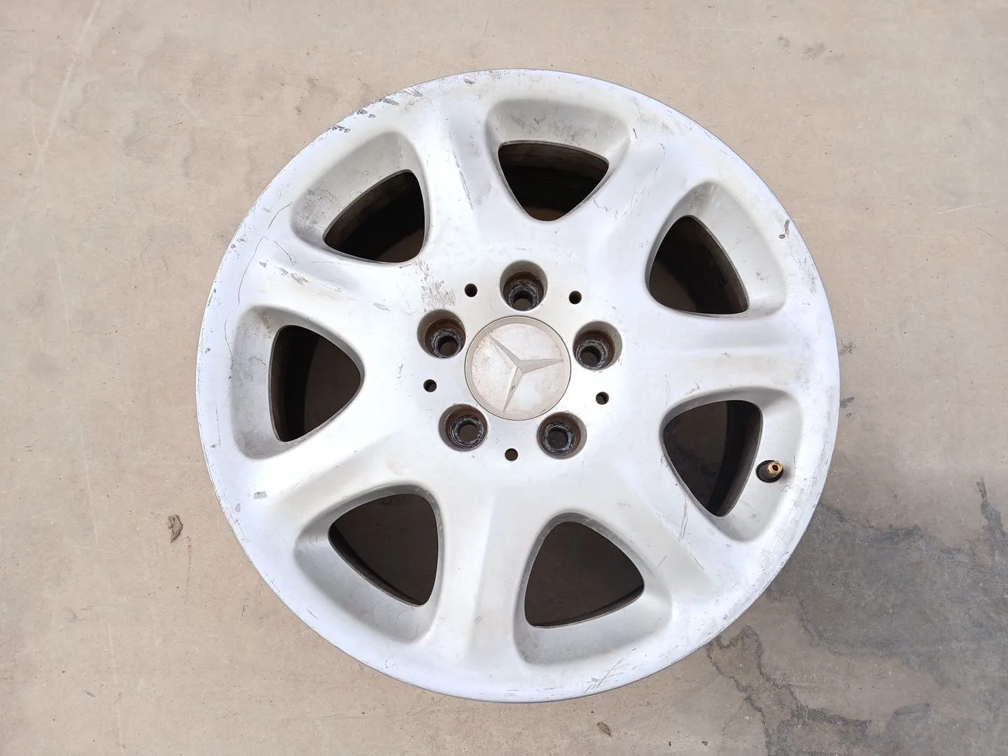 Llanta para Mercedes-Benz Clase S (W220, V220)