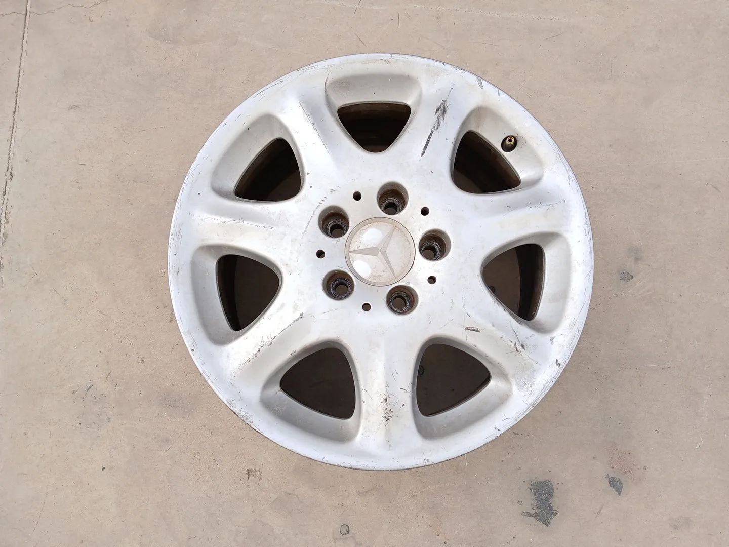 Llanta para Mercedes-Benz Clase S (W220, V220)