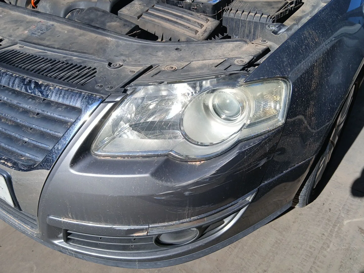 Faro Izquierdo para Volkswagen Passat B6 (3C2)