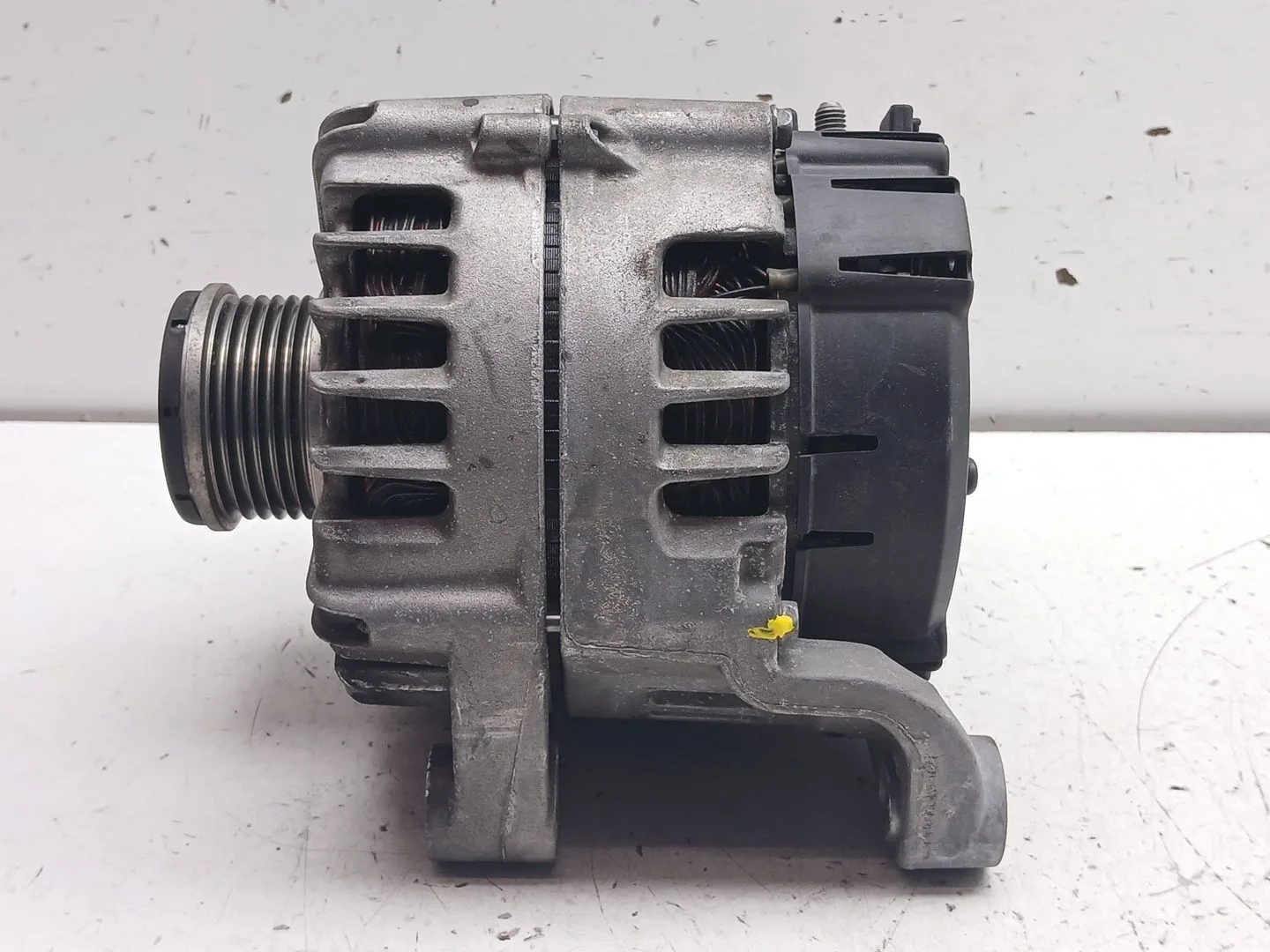 Alternador para Bmw 1 (F20)