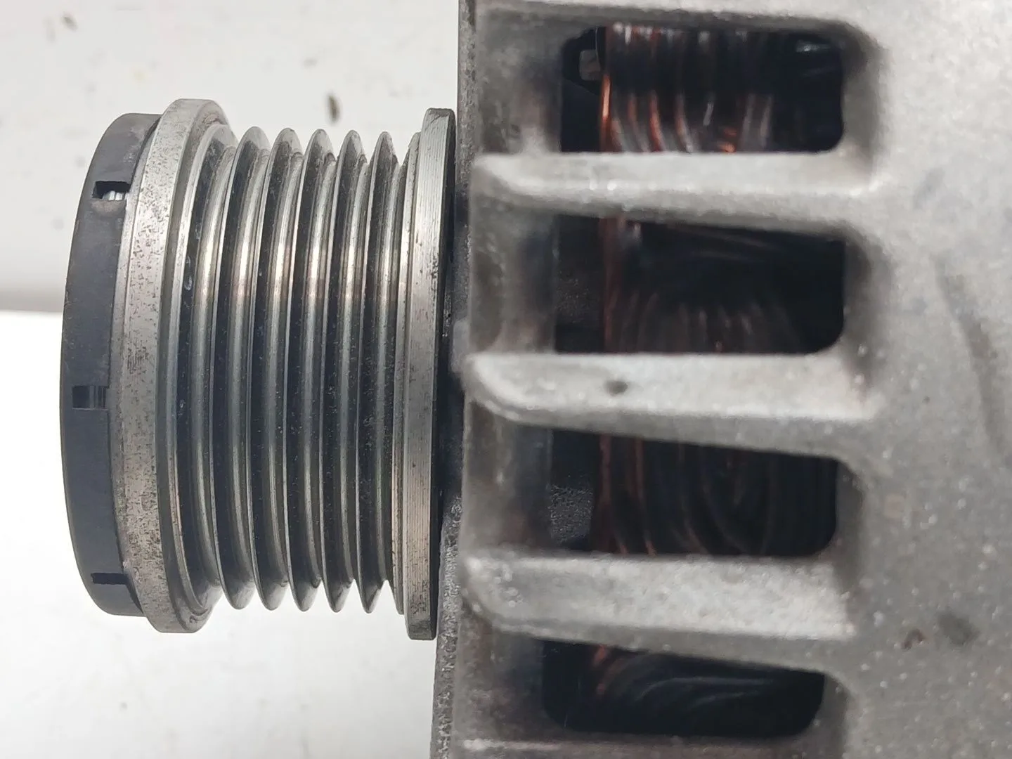 Alternador para Bmw 1 (F20)