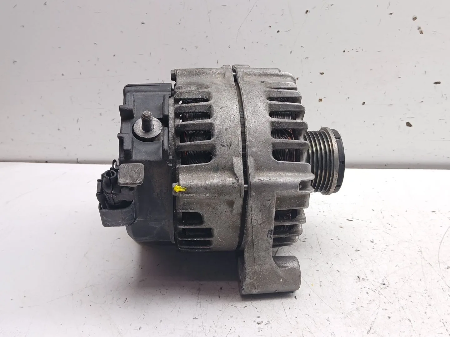 Alternador para Bmw 1 (F20)