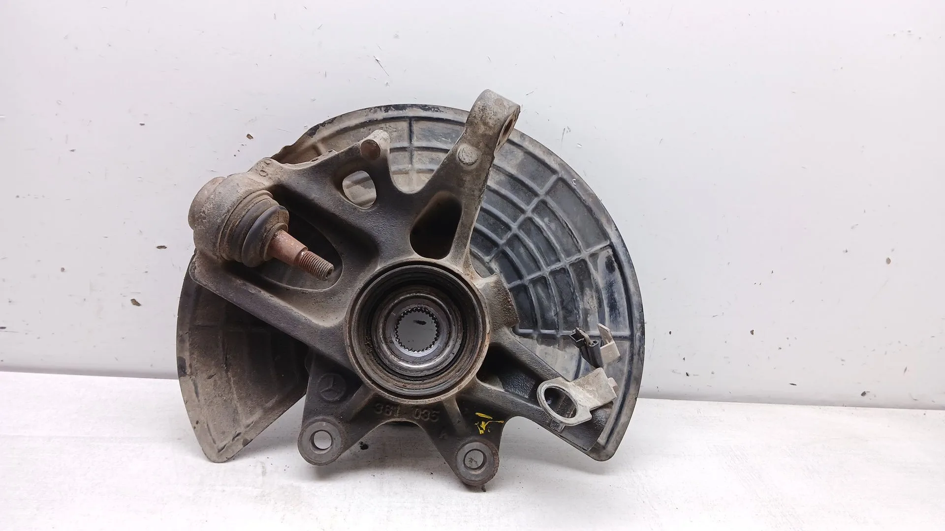 Mangueta Delantera Izquierda para Mercedes-Benz Clase M (W163)
