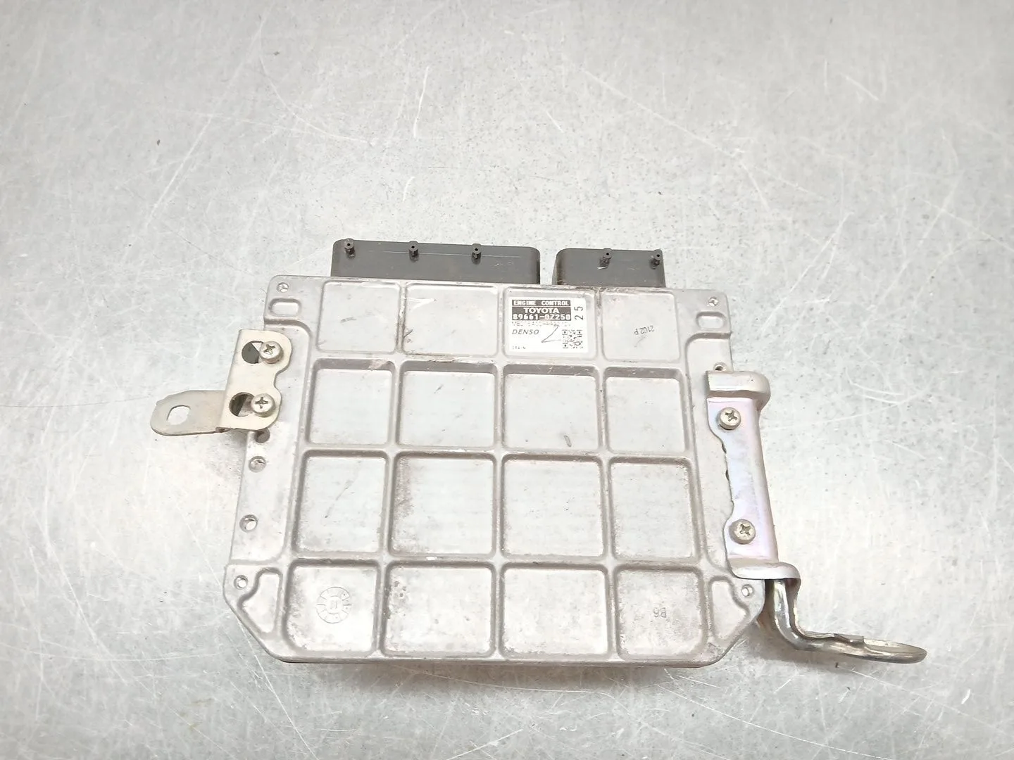 Centralita Motor Uce para Toyota Auris