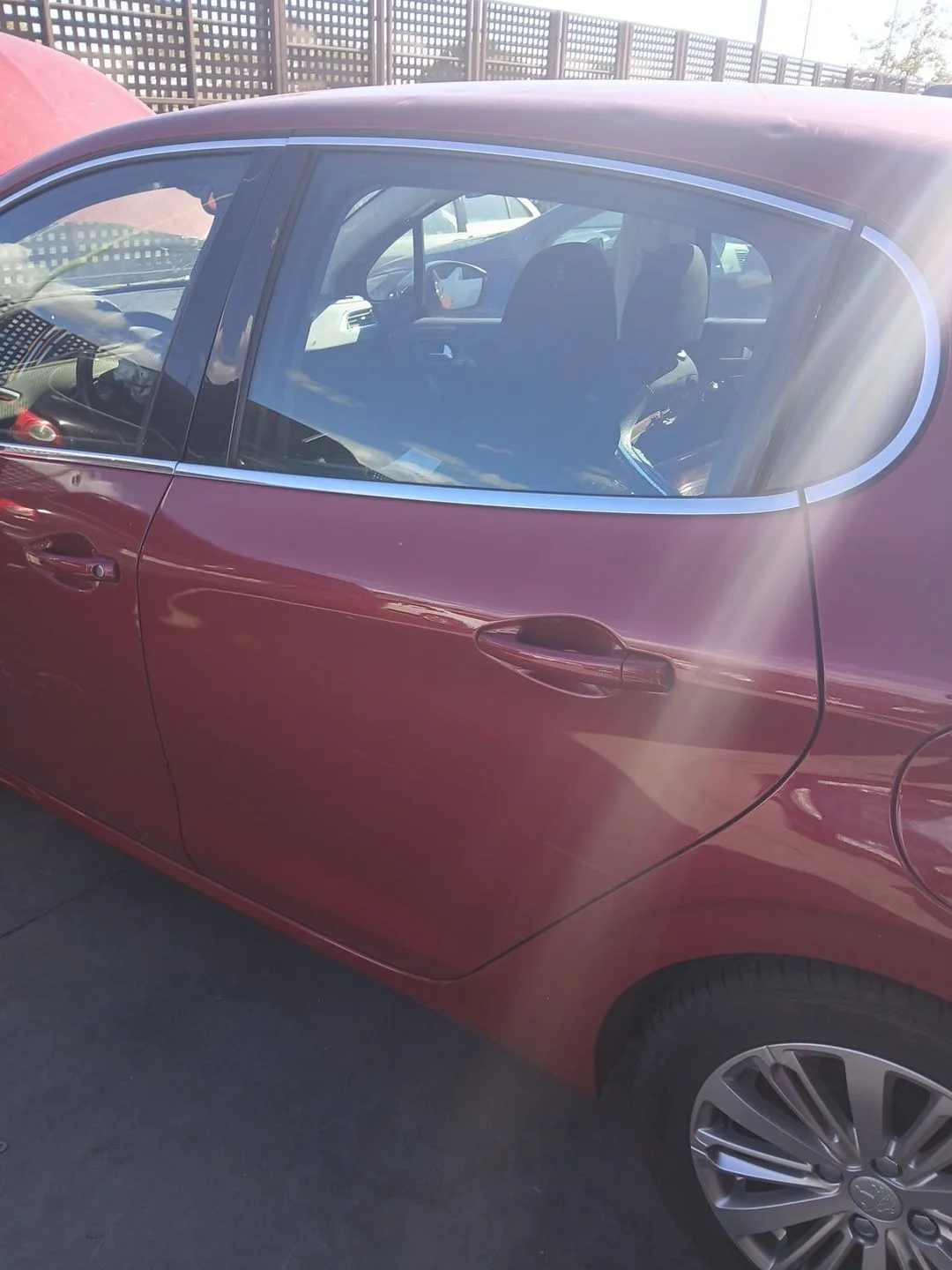 Puerta Trasera Izquierda para Peugeot 208 I (Ca_, Cc_)