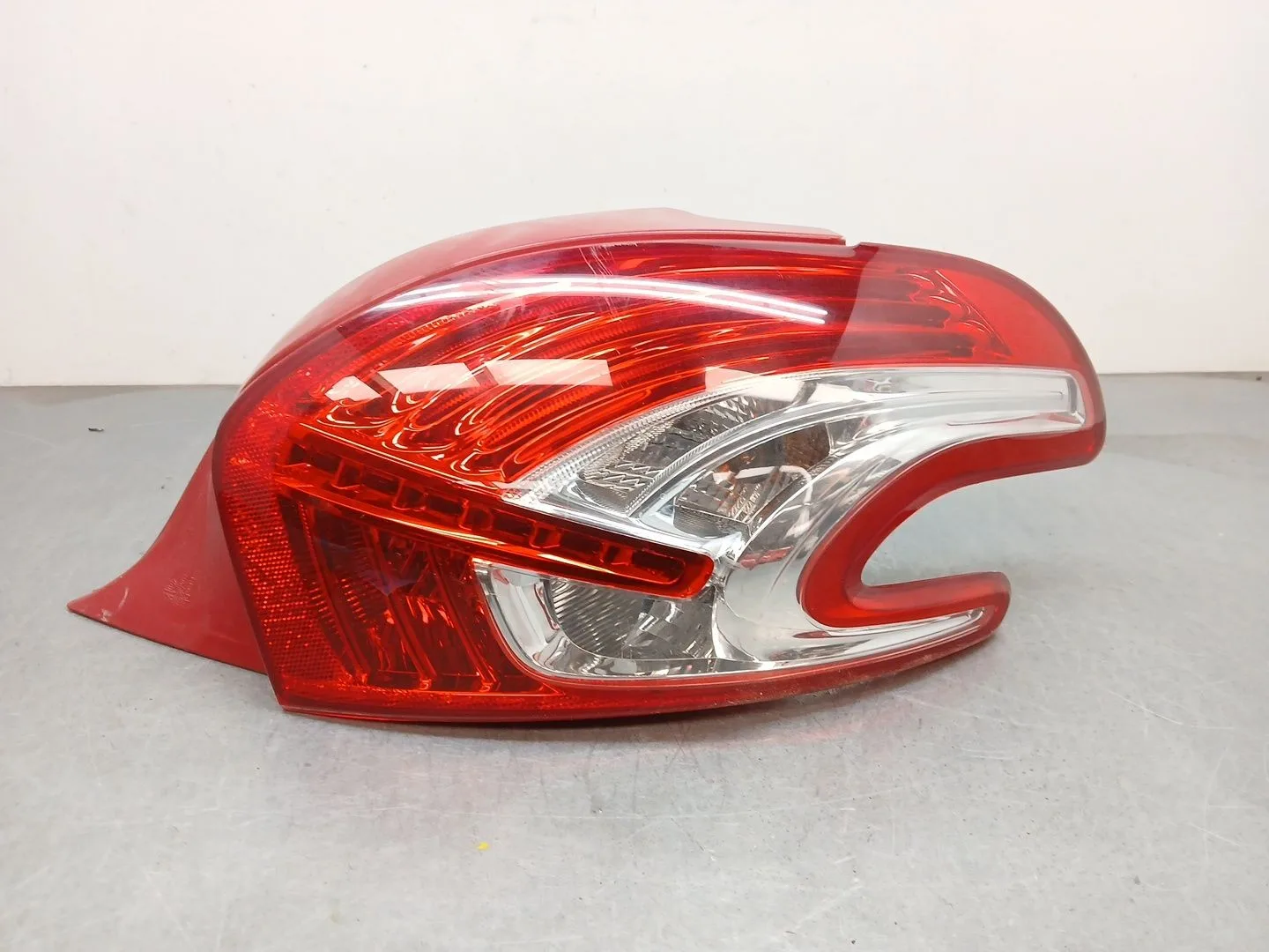Piloto Trasero Derecho para Peugeot 208 I (Ca_, Cc_)