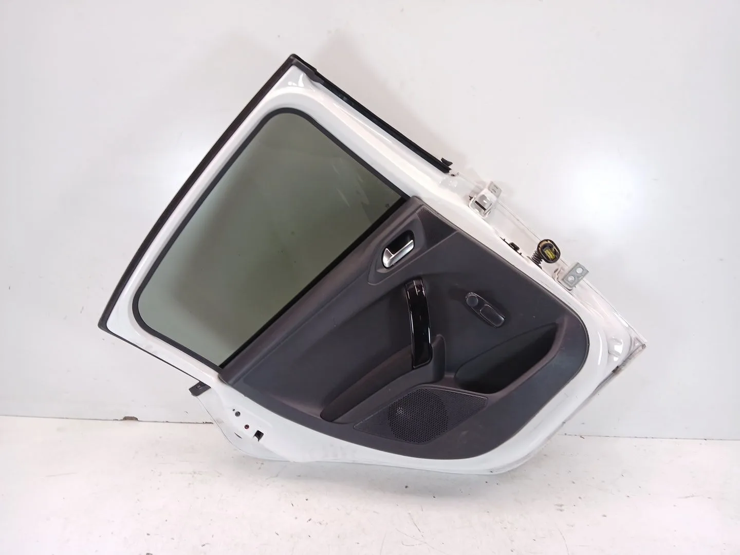 Puerta Trasera Izquierda para Peugeot 208 I (Ca_, Cc_)
