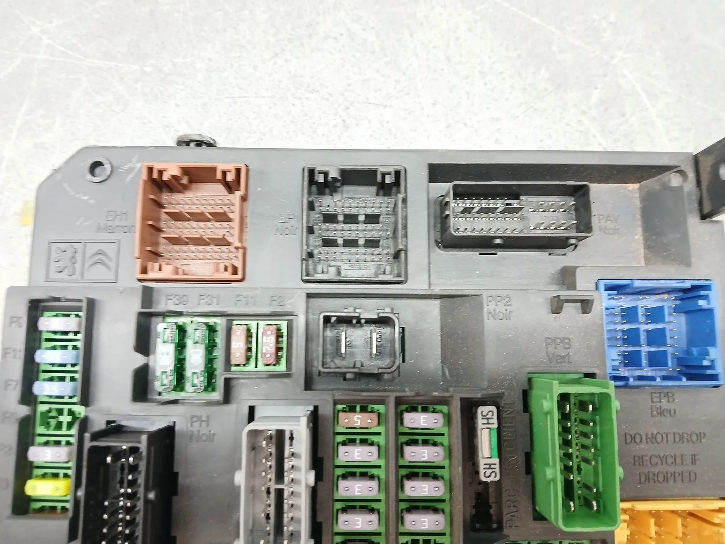 Caja Reles / Fusibles para Peugeot 508 Sw I (8E_)