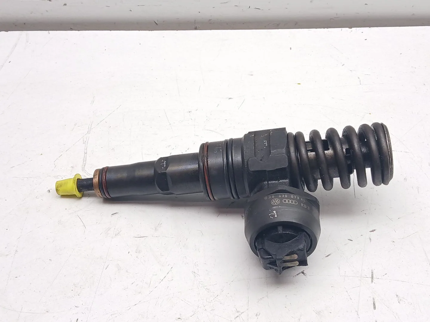 Inyector para Volkswagen Passat Berlina (3B3)