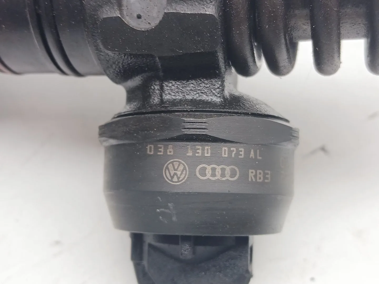 Inyector para Volkswagen Passat Berlina (3B3)