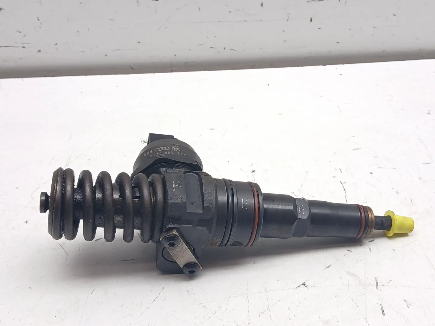 Inyector para Volkswagen Passat Berlina (3B3)