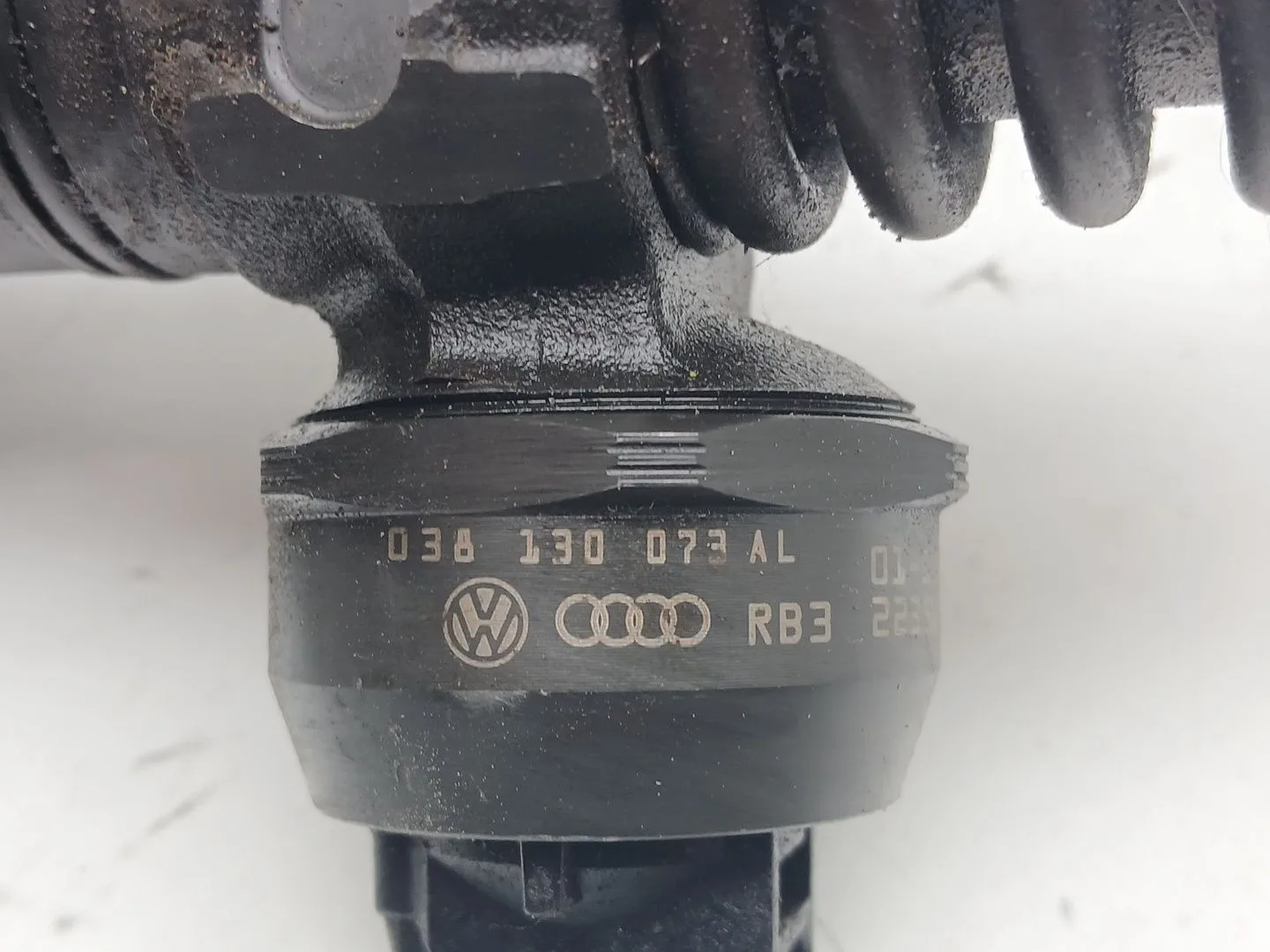 Inyector para Volkswagen Passat Berlina (3B3)