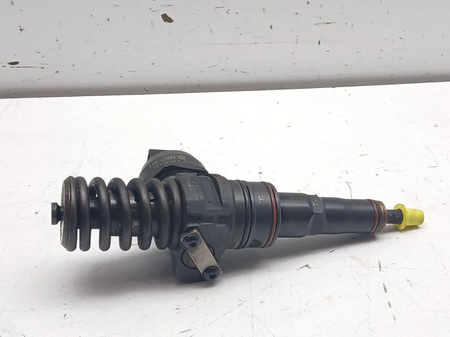 Inyector para Volkswagen Passat Berlina (3B3)