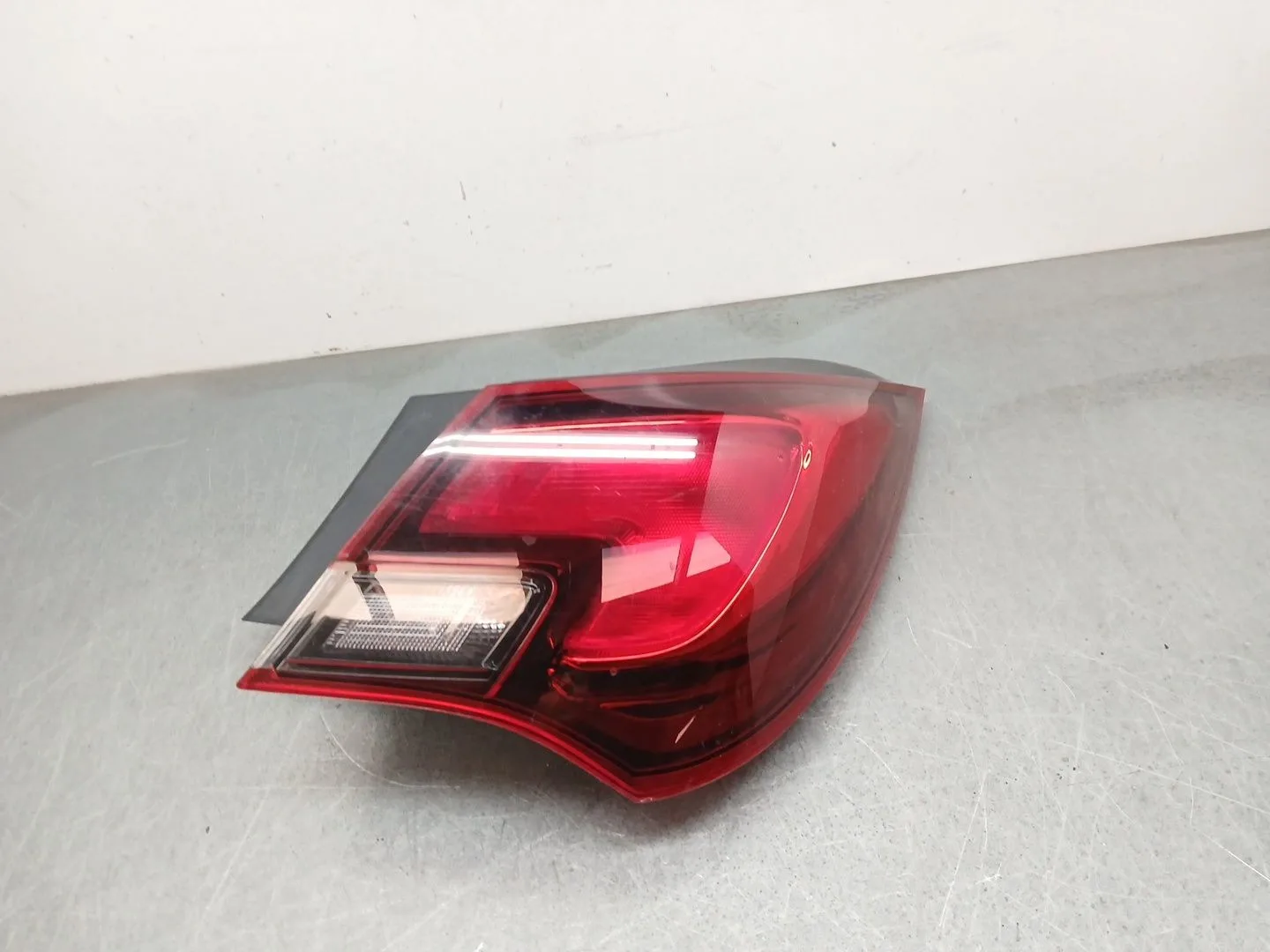 Piloto Trasero Derecho para Opel Astra J Gtc