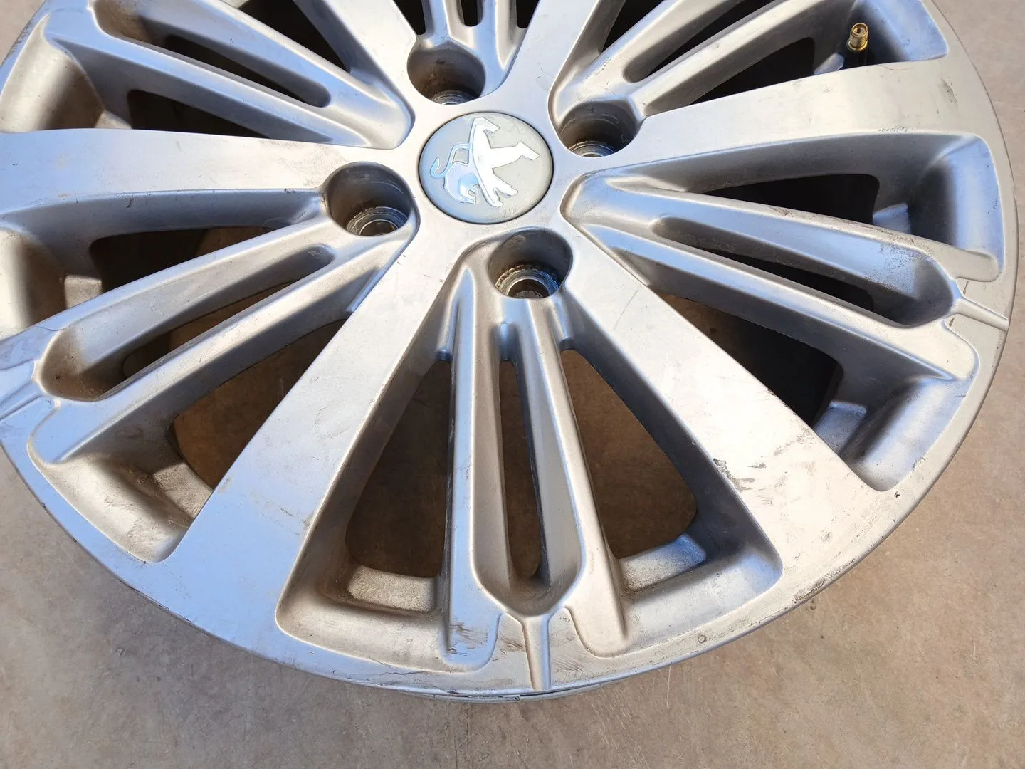 Llanta para Peugeot 208 I (Ca_, Cc_)