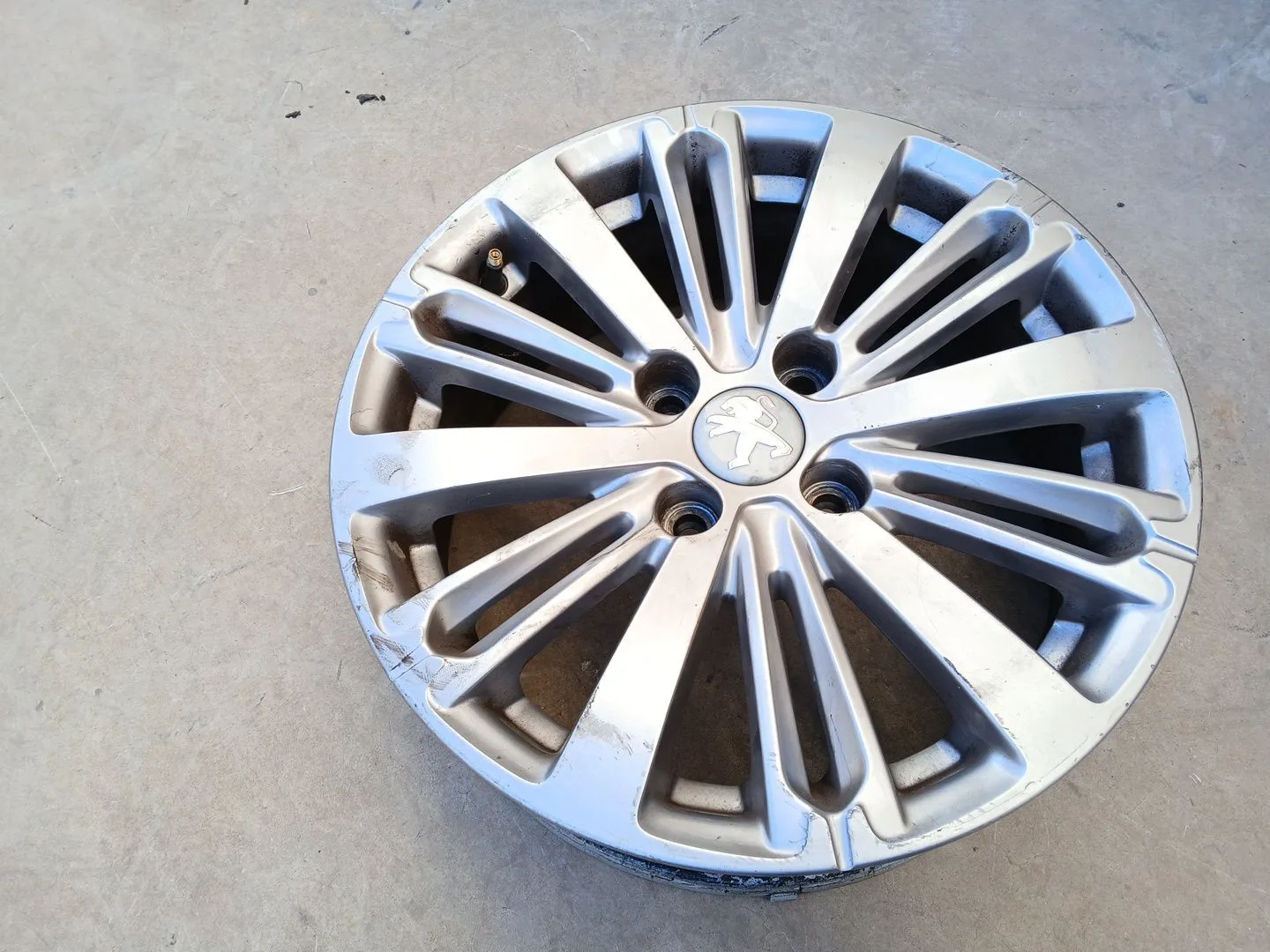 Llanta para Peugeot 208 I (Ca_, Cc_)