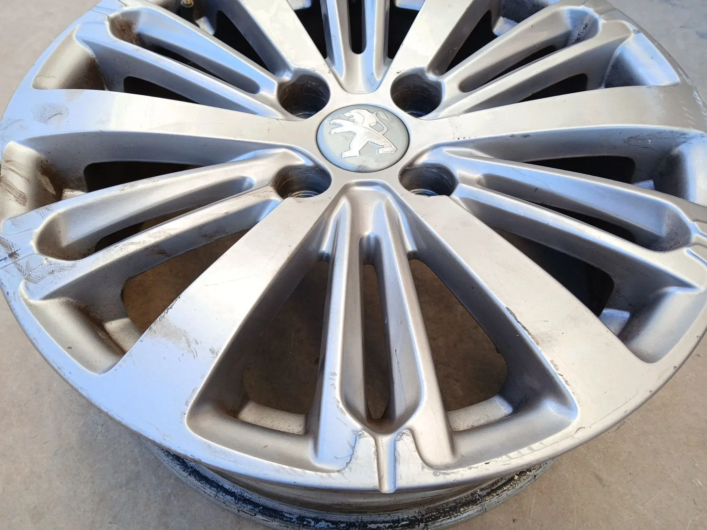 Llanta para Peugeot 208 I (Ca_, Cc_)