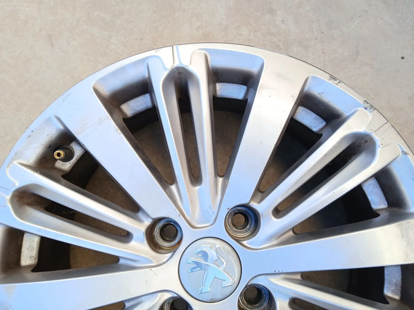 Llanta para Peugeot 208 I (Ca_, Cc_)