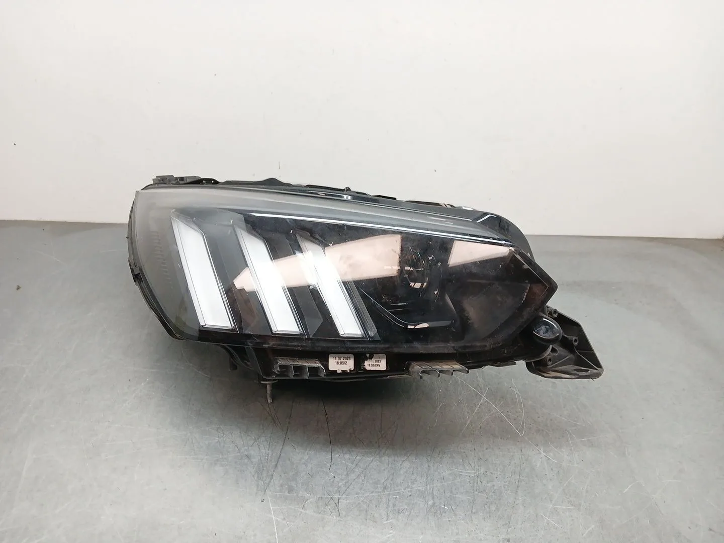 Faro Derecho para Peugeot 208 Ii (Ub_, Up_, Uw_, Uj_)