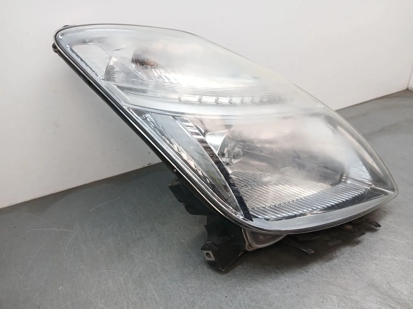 Faro Derecho para Toyota Prius Liftback (_W2_)