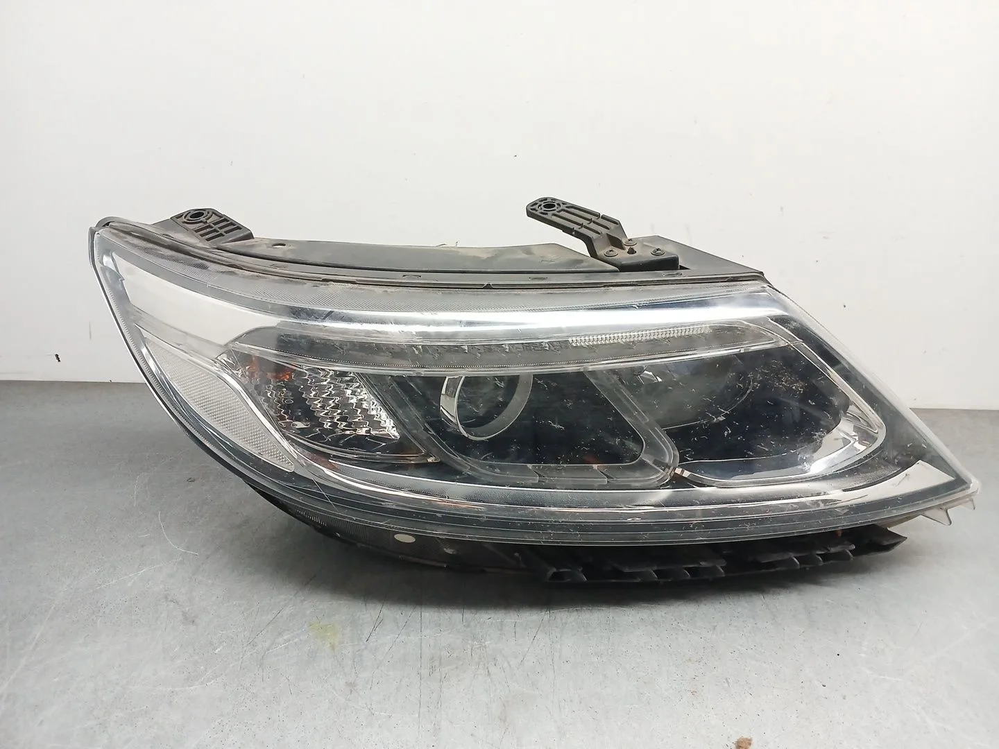 Faro Derecho para Kia Sorento Ii (Xm)