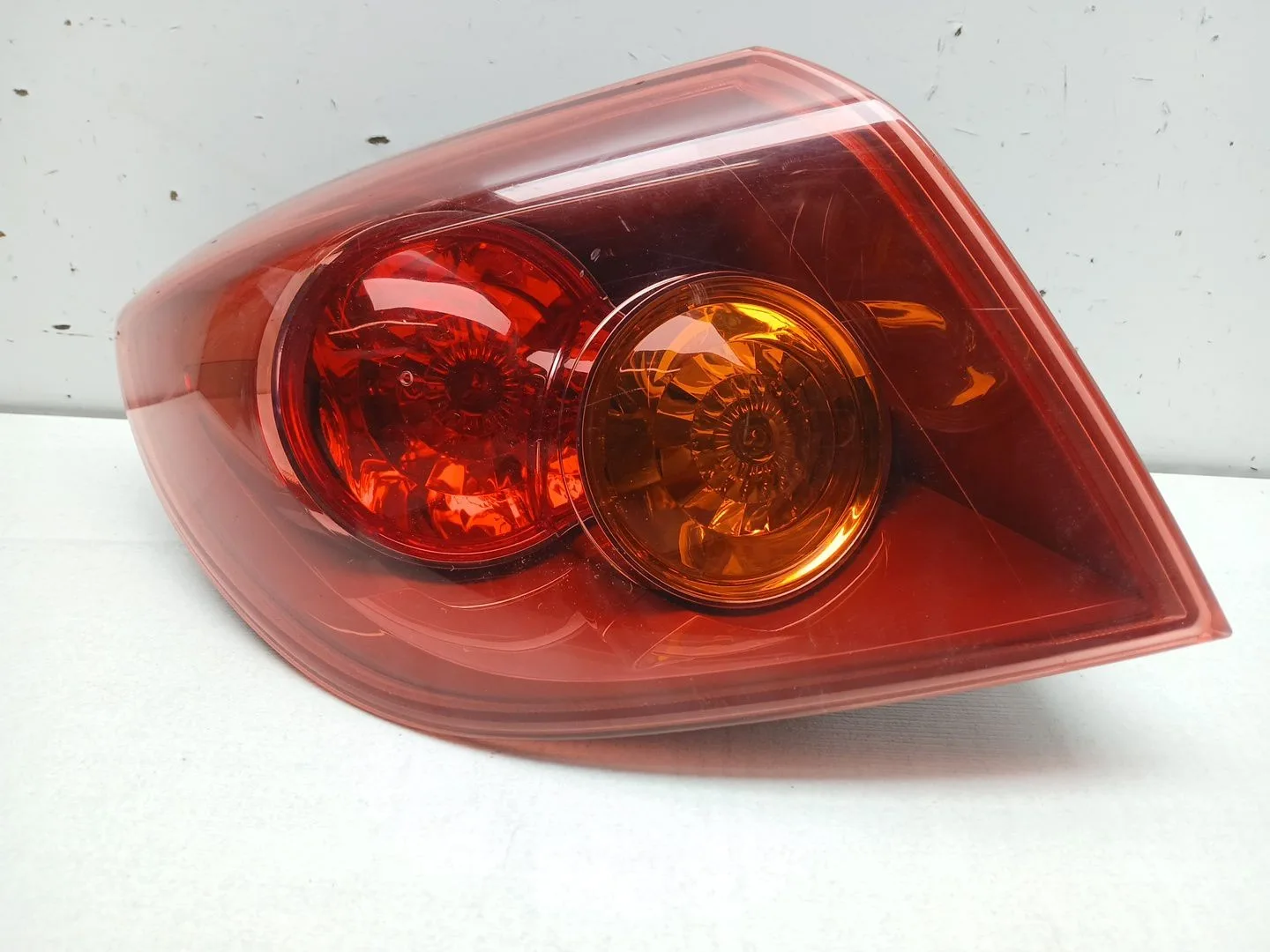 Piloto Trasero Izquierdo para Mazda 3 (Bk)