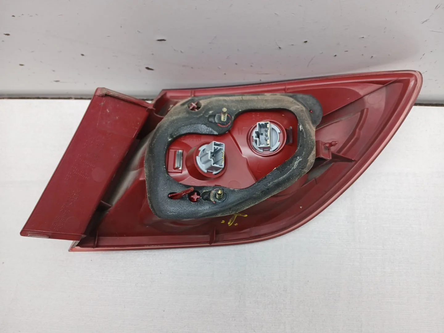 Piloto Trasero Izquierdo para Mazda 3 (Bk)