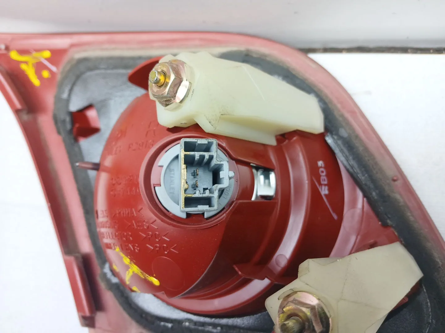 Piloto Trasero Derecho Interior para Mazda 3 (Bk)