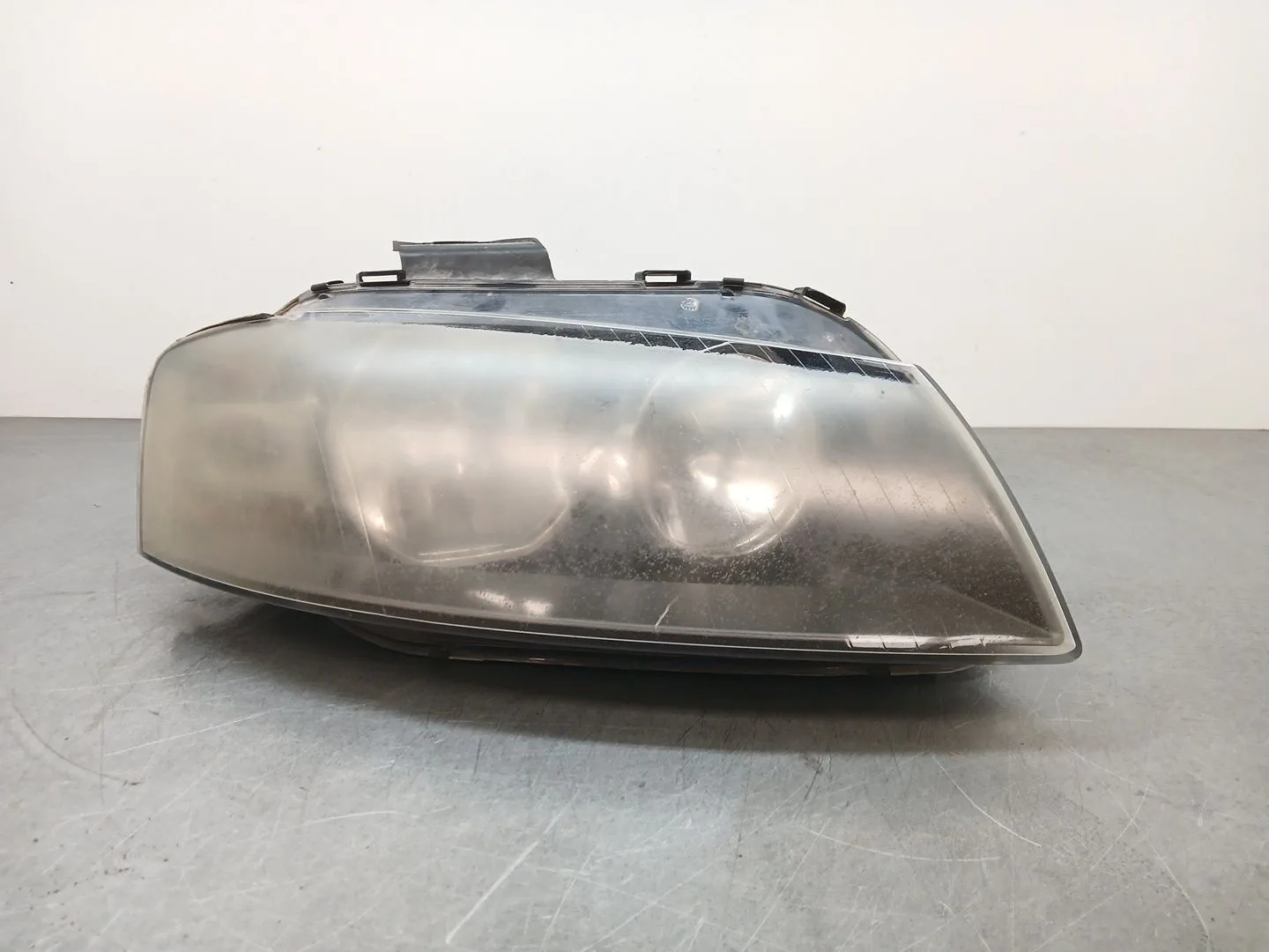 Faro Derecho para Audi A3 (8P1)