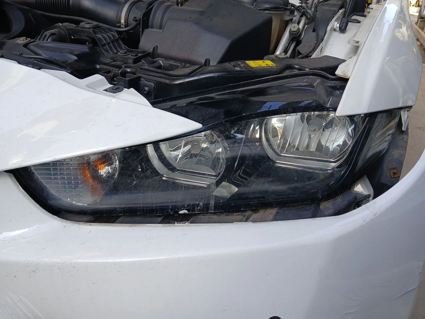 Faro Izquierdo para Jaguar Xe (X760)