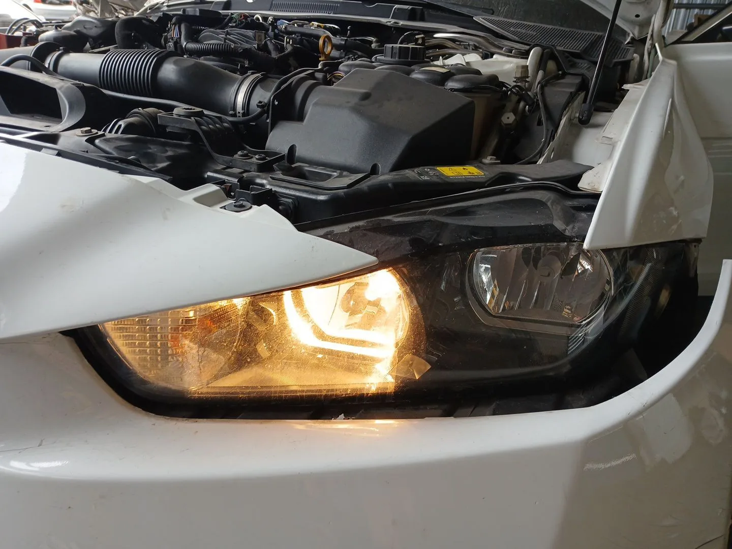 Faro Izquierdo para Jaguar Xe (X760)