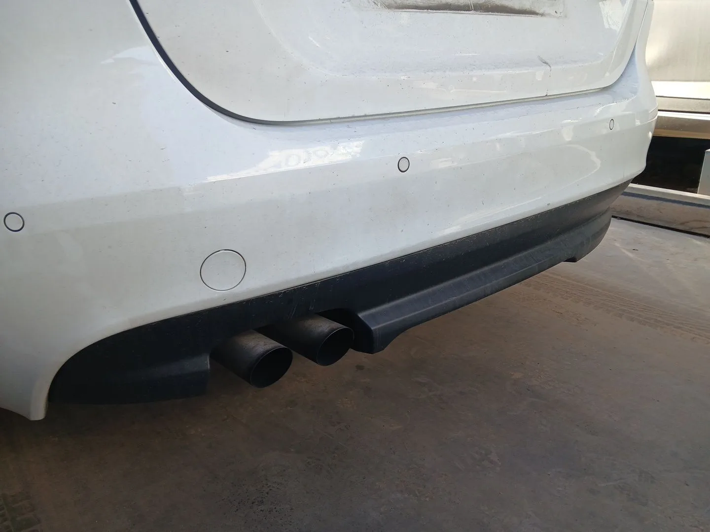 Paragolpes Trasero para Jaguar Xe (X760)