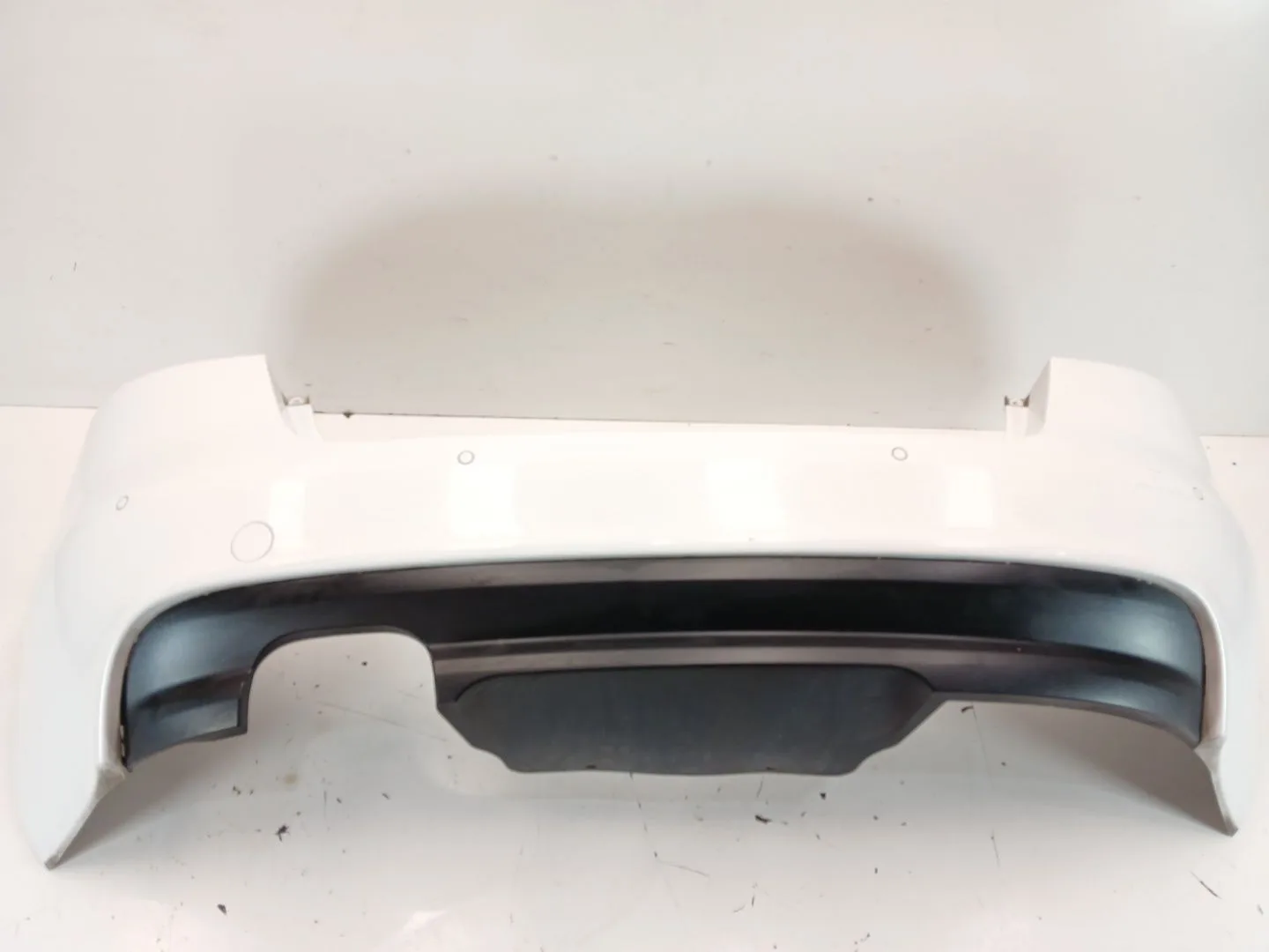 Paragolpes Trasero para Jaguar Xe (X760)