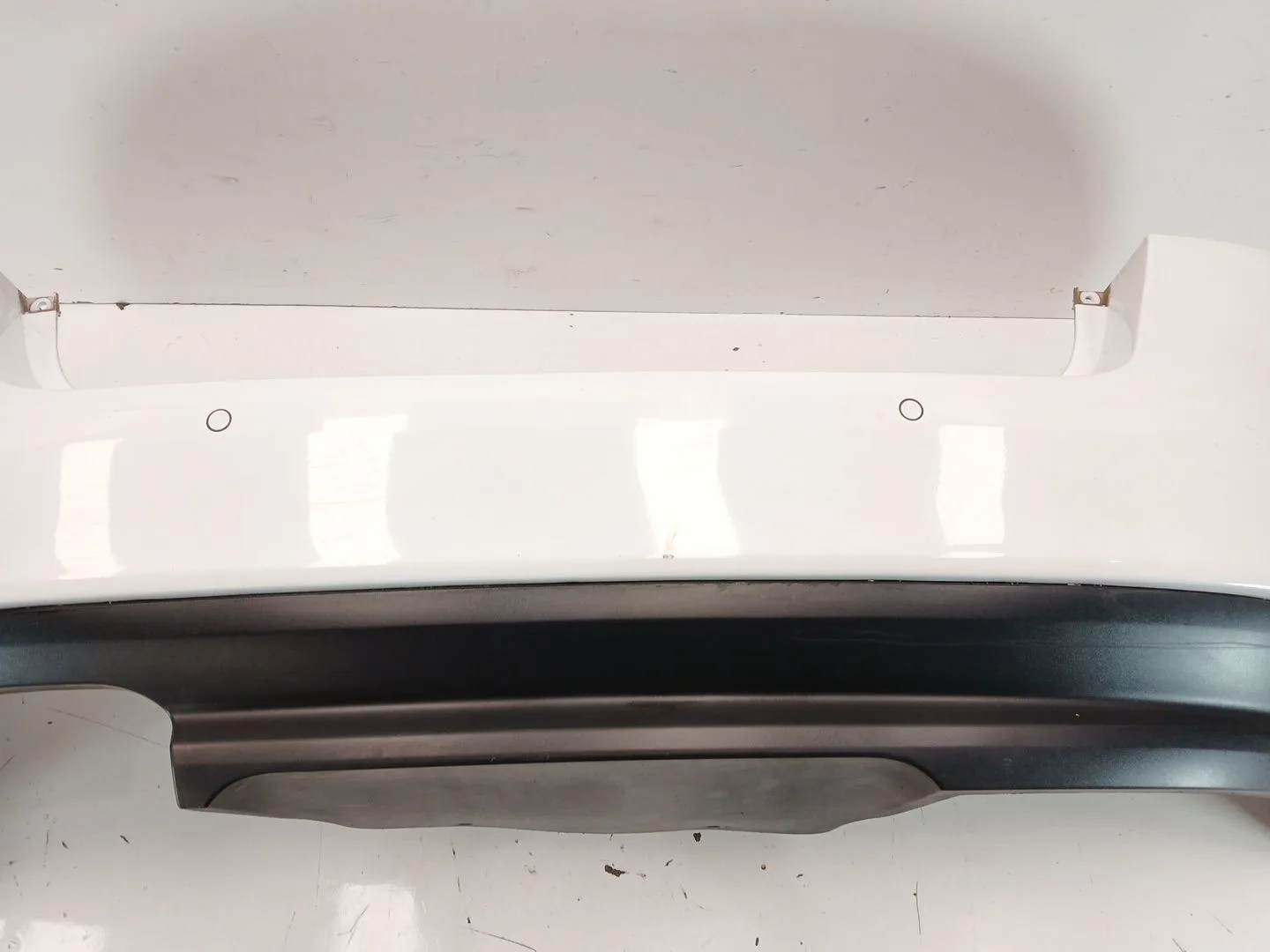 Paragolpes Trasero para Jaguar Xe (X760)