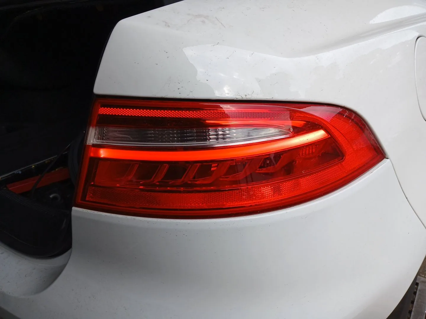 Piloto Trasero Derecho para Jaguar Xe (X760)