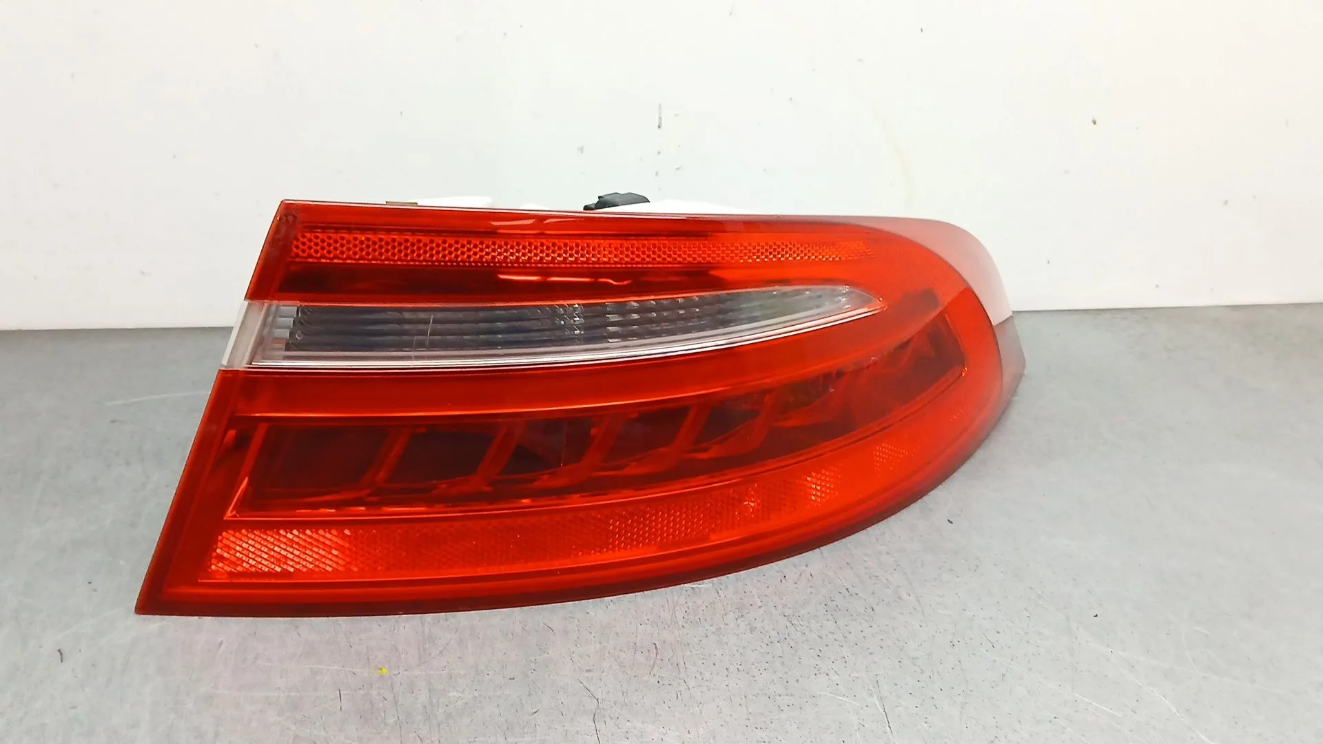 Piloto Trasero Derecho para Jaguar Xe (X760)