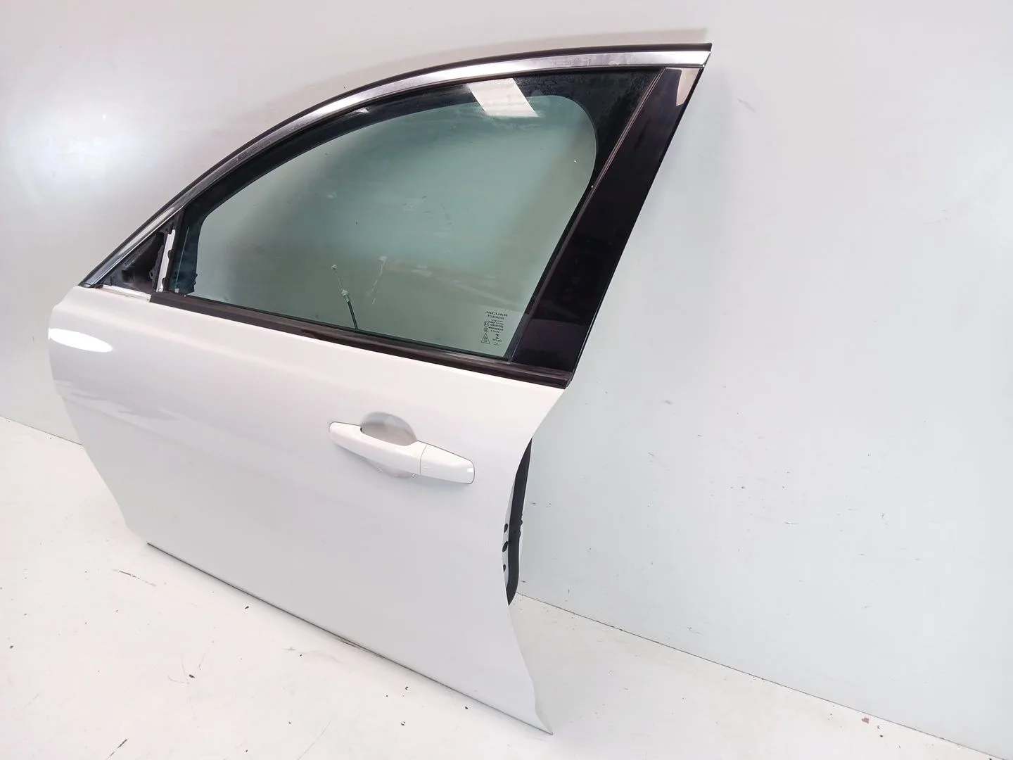 Puerta Delantera Izquierda para Jaguar Xe (X760)