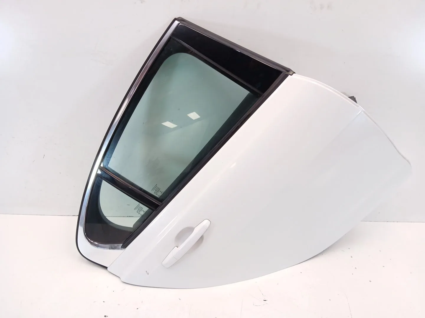 Puerta Trasera Derecha para Jaguar Xe (X760)
