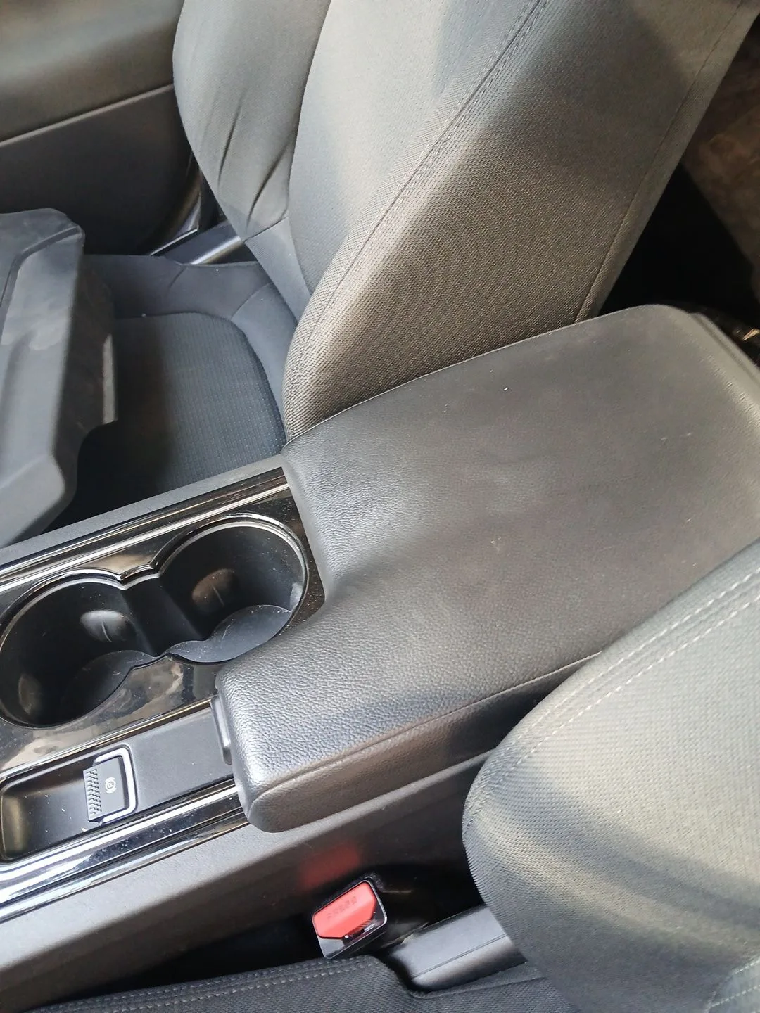 Apoyabrazos Central para Jaguar Xe (X760)