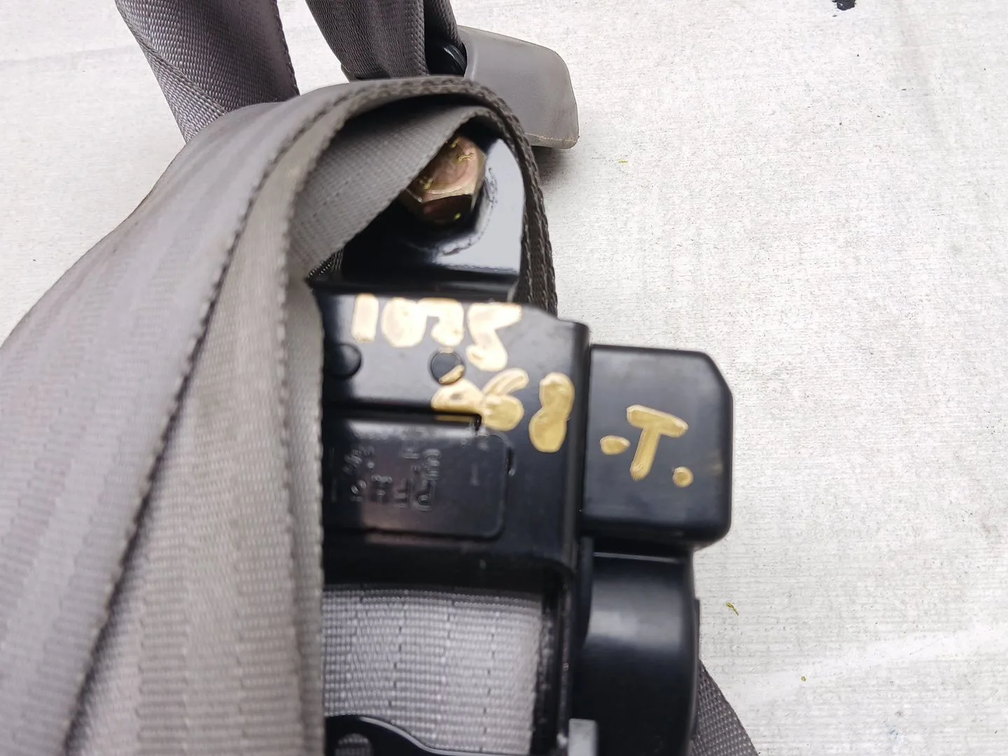 Cinturon Seguridad Trasero Derecho para Kia Sorento I (Jc)