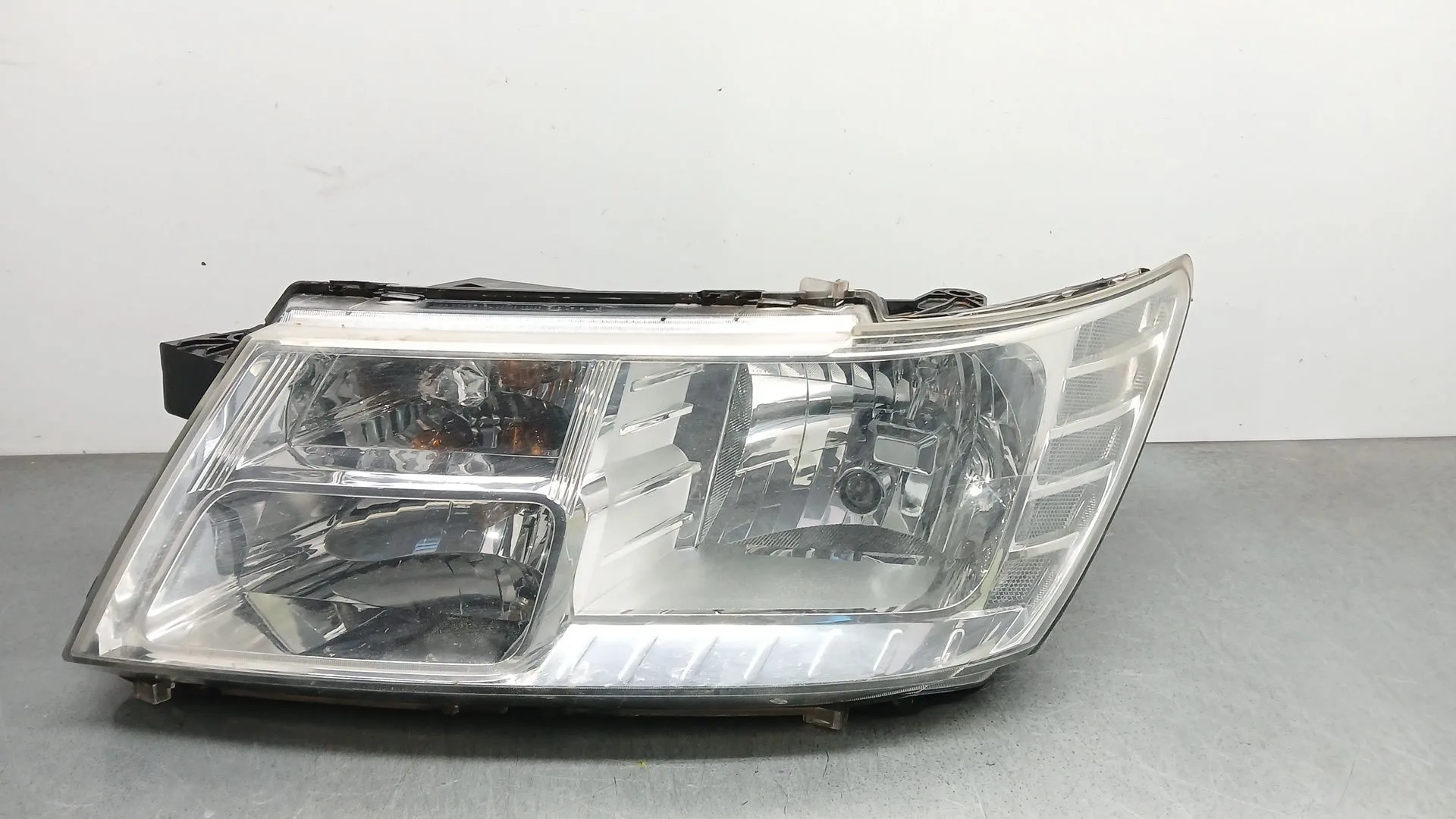 Faro Izquierdo para Fiat Freemont (345_)