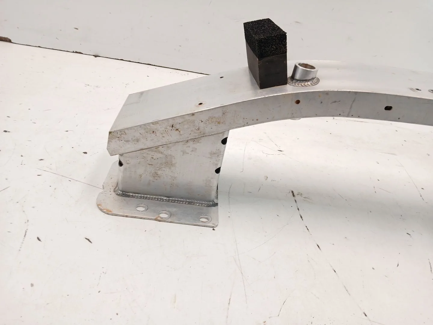 Refuerzo Paragolpes Delantero para Omoda 5