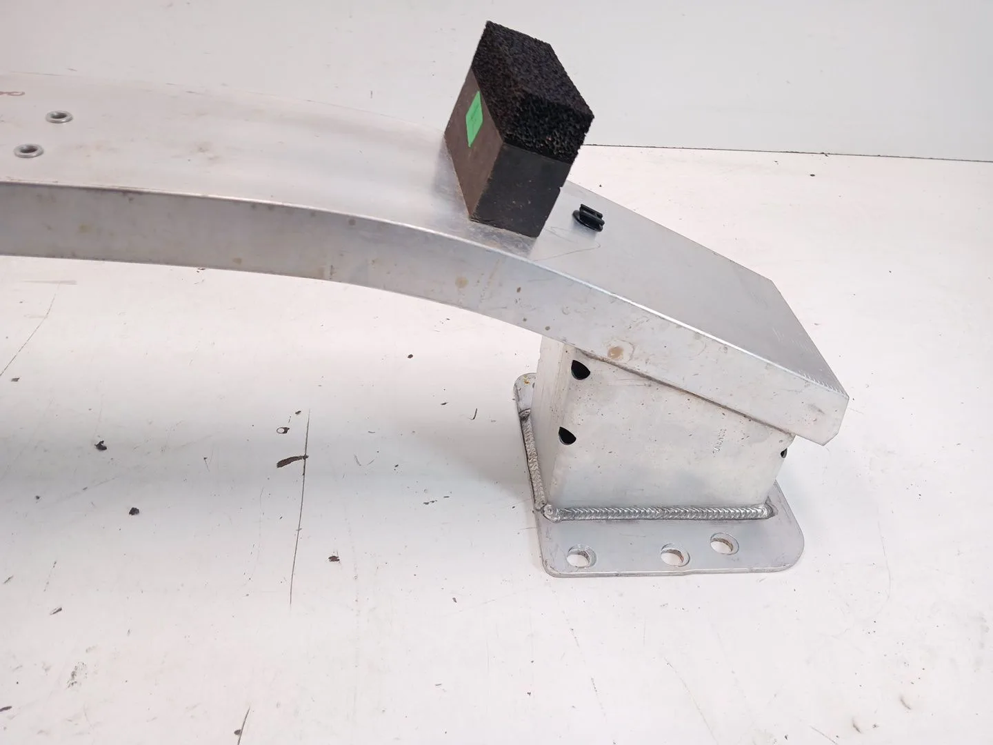 Refuerzo Paragolpes Delantero para Omoda 5