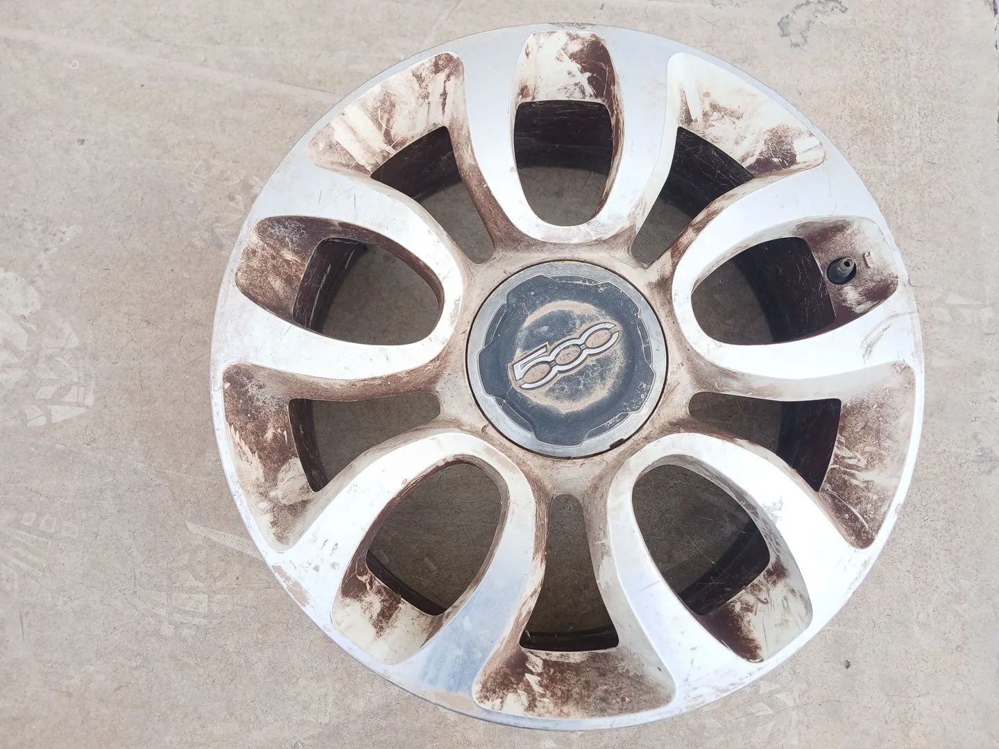 Llanta para Fiat 500 L (330)