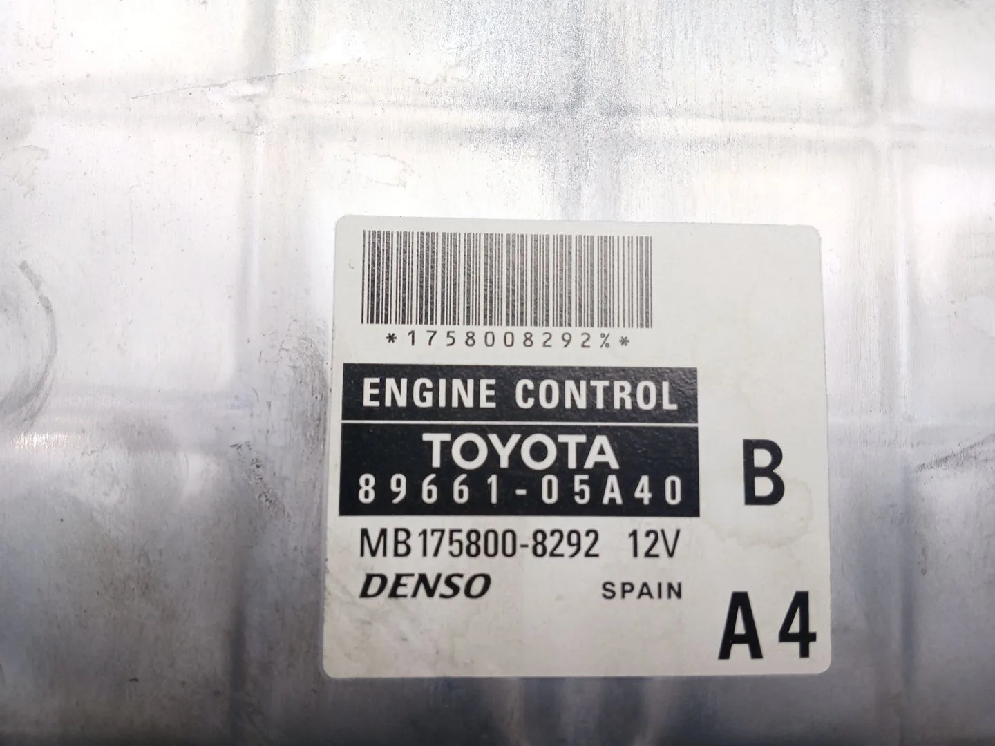 Centralita Motor Uce para Toyota Avensis Sedan (_T25_)