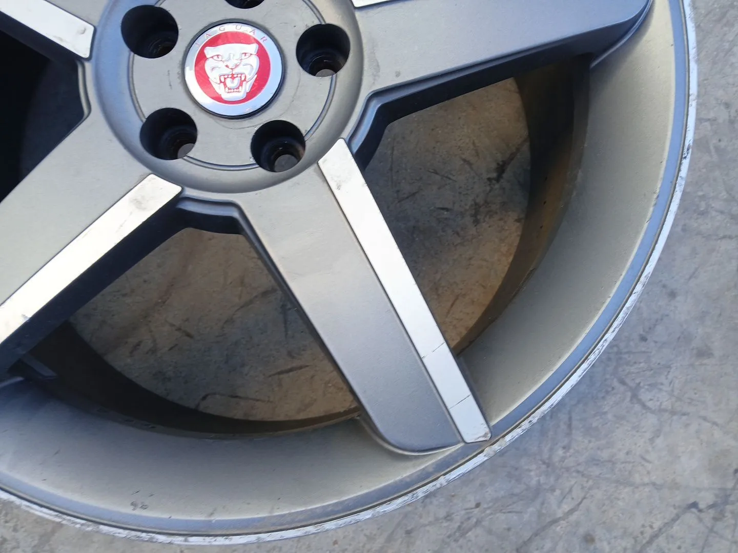 Llanta para Jaguar Xe (X760)