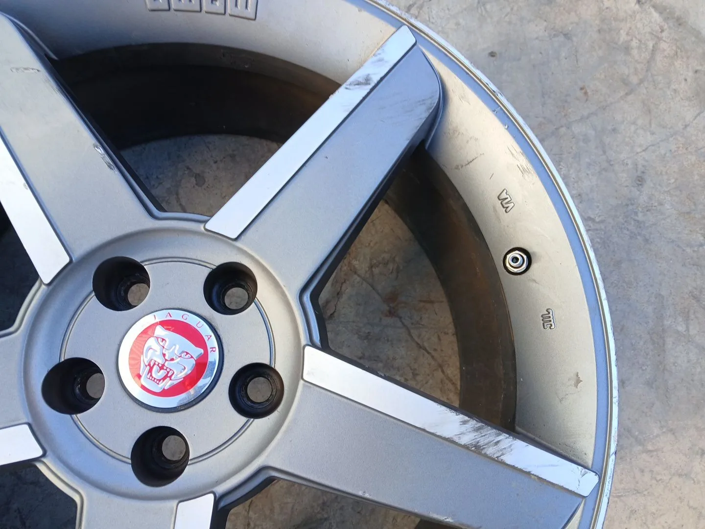 Llanta para Jaguar Xe (X760)