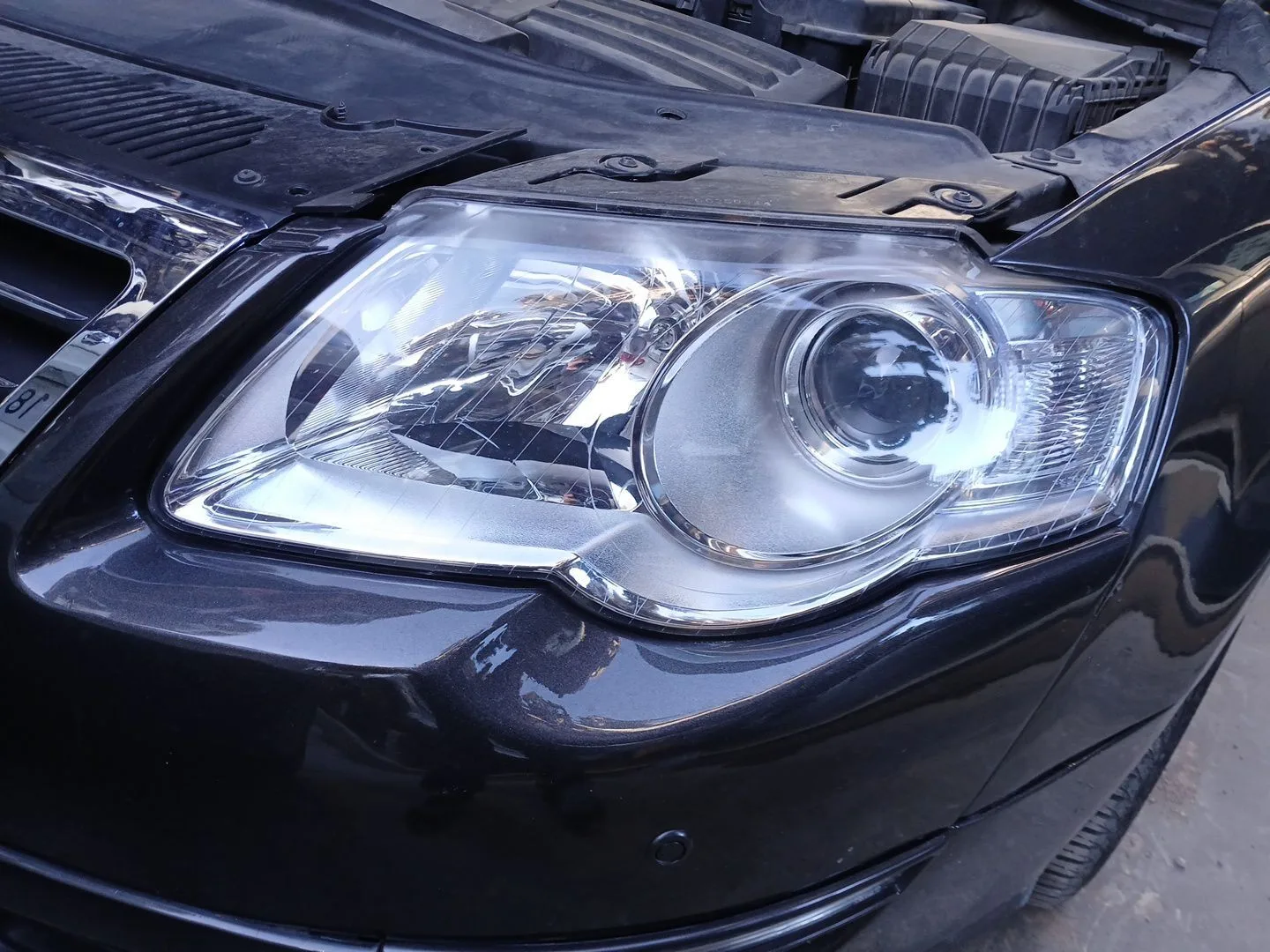 Faro Izquierdo para Volkswagen Passat B6 (3C2)