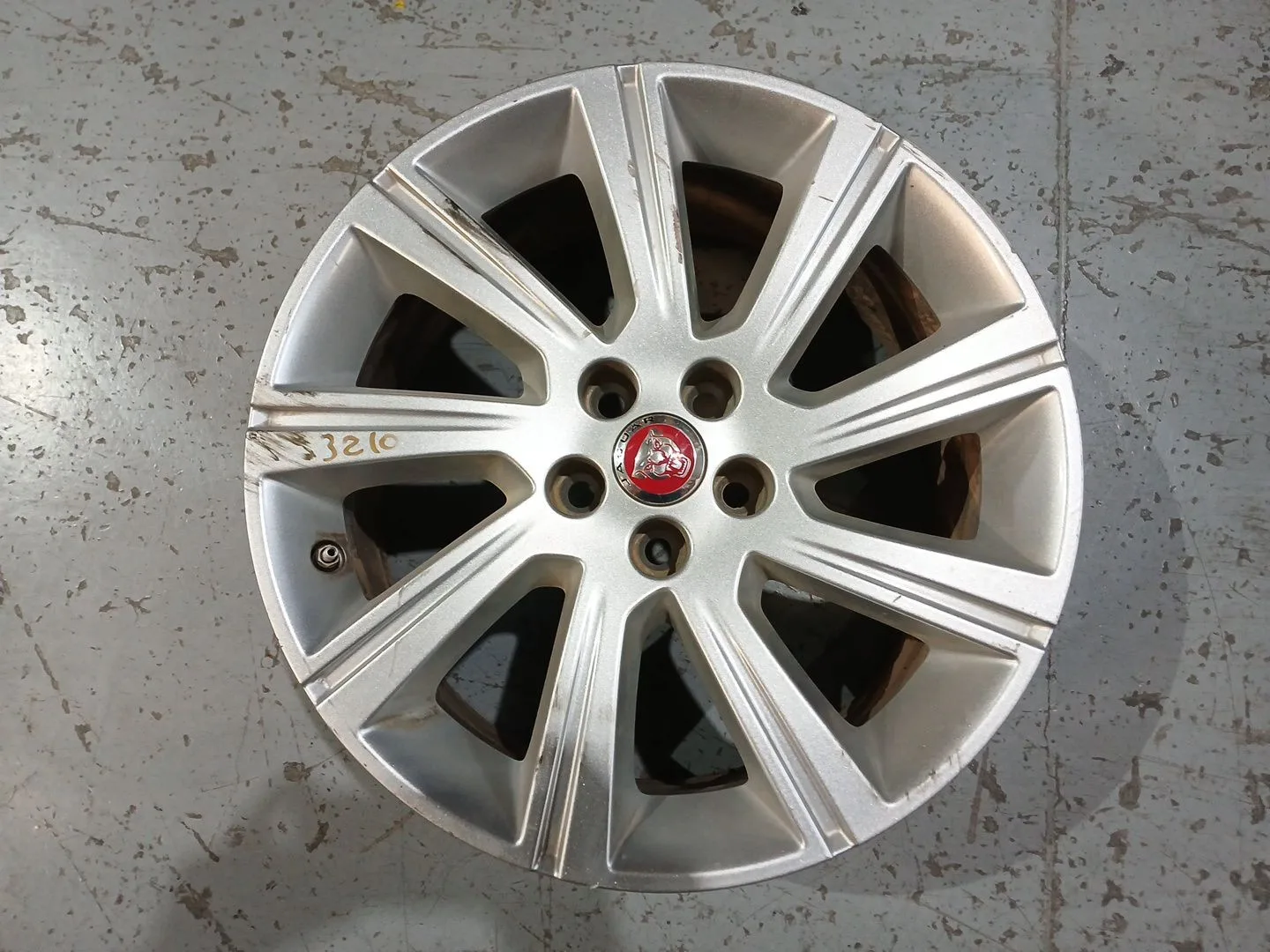 Llanta para Jaguar E-Pace (X540)